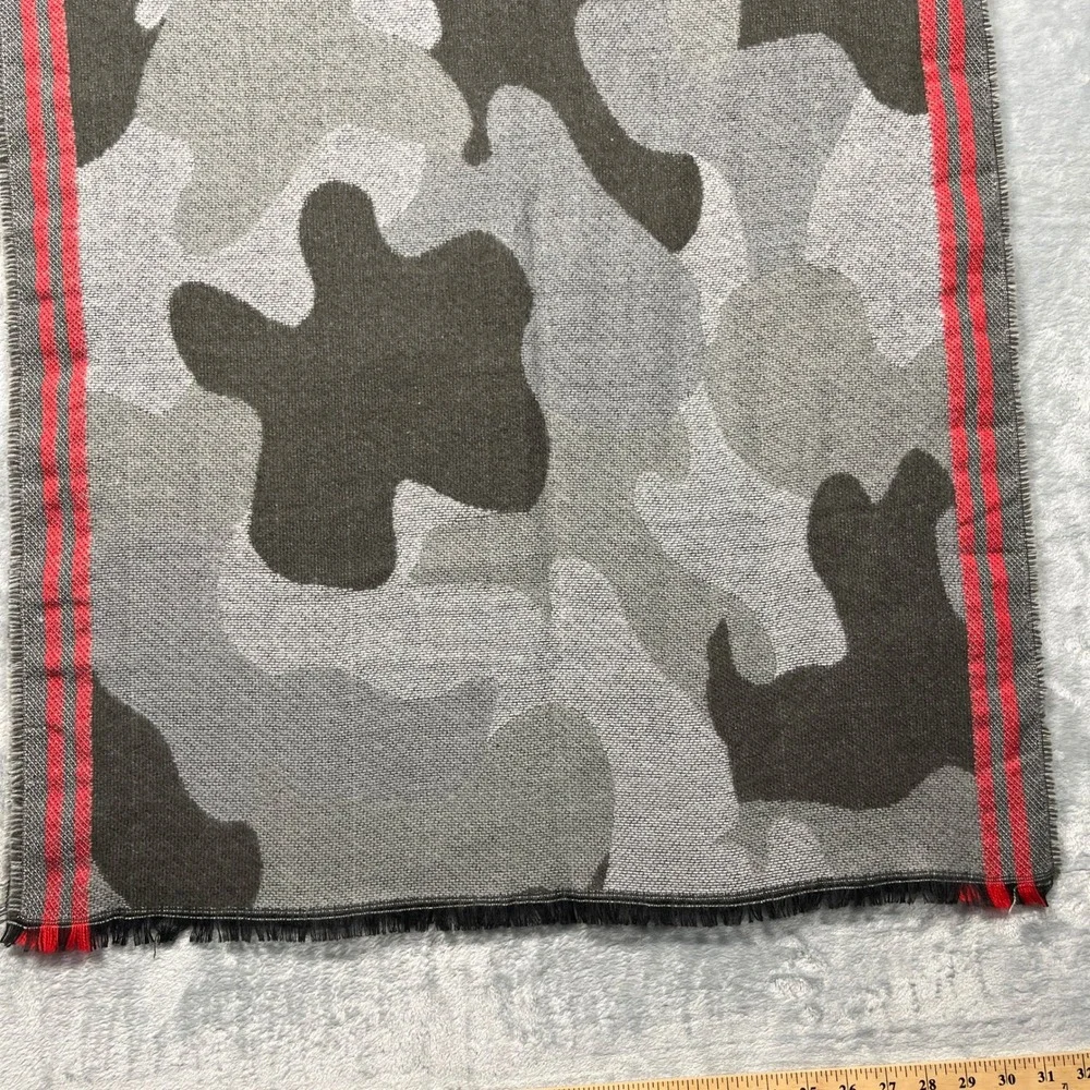 Studio‎ Scarf Grey Camo Red Stripe Fringed Knit Rectangular Wrap